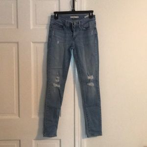 Levi’s Skinny Jeans 711